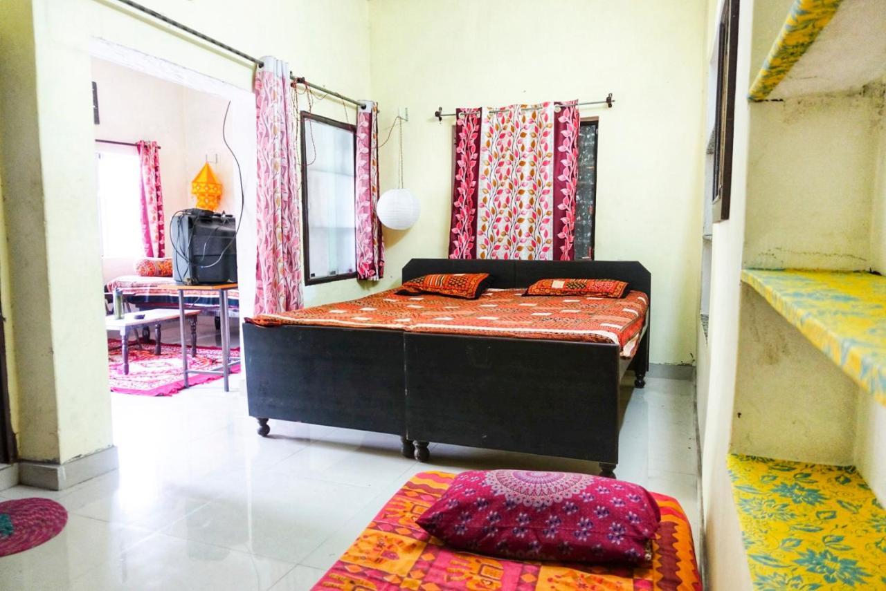 Nadya Homestay For Female & Family Jaipur Eksteriør bilde