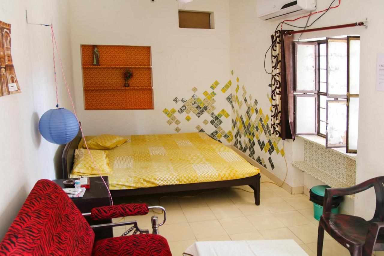 Nadya Homestay For Female & Family Jaipur Eksteriør bilde