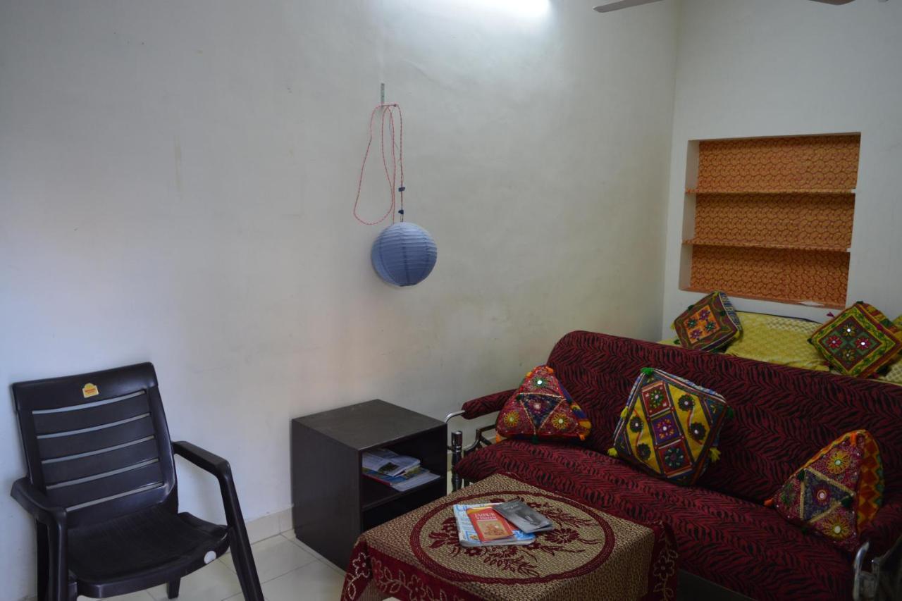 Nadya Homestay For Female & Family Jaipur Eksteriør bilde