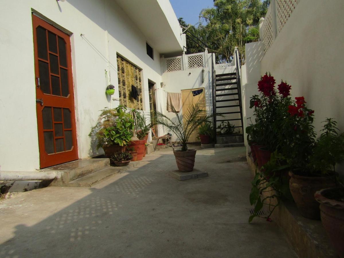 Nadya Homestay For Female & Family Jaipur Eksteriør bilde